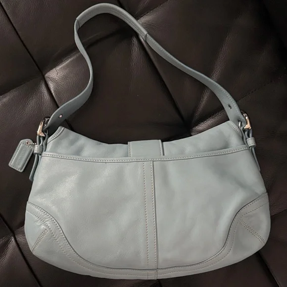 Coach Baby Blue Leather Shoulder Bag - Picture 3 of 16